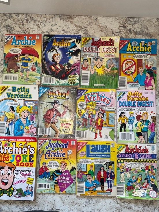 Archie Comics Digest Collection - Colorful Archie & Friends Set - Picture 1 of 4